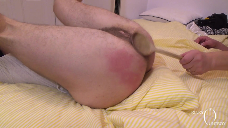 FTM hairy pussy BDSM: Kỷ luật lồn thìa gỗ