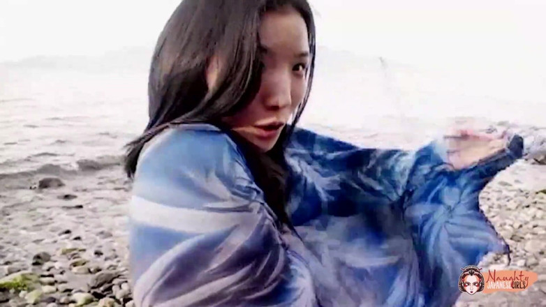 Naughty Japanese Girls: Naakt op een strand zijn zo'n enorme beurt voor de...