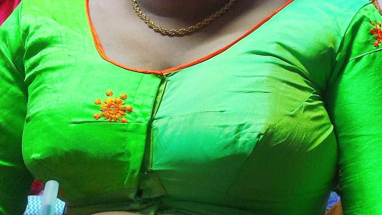 Desi Mohini: हॉट और सेक्सी देसी टीचर ने छात्र के साथ सेक्स किया