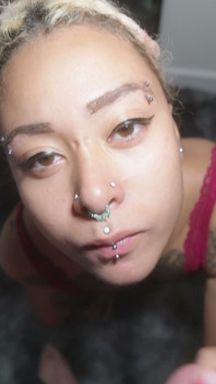 Nena Rubia Tatuada Da En El Piso Y Luego Se Crema