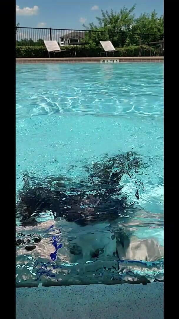 Scarlet Vixen: Inhalări mari - exhalează Asmr și înot în costumul meu de baie albastru sexy