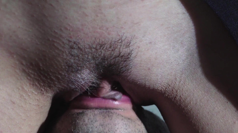 Jay_kate: Mi siedo sulla sua faccia e lui mi lecca la...