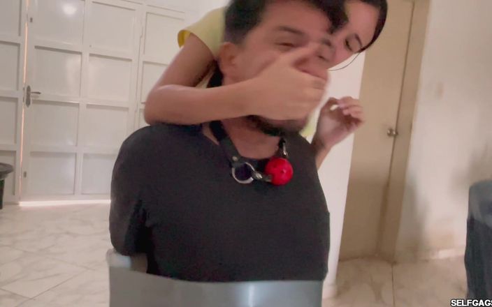 Selfgags femdom bondage: Toplam kontrol: handgag squad ile bağlı kadın egemenliği deneyimi