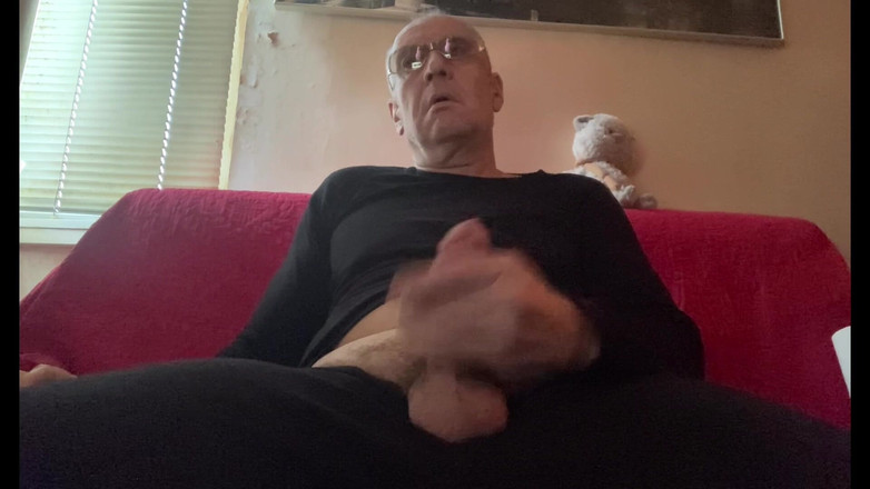 Alex Igogo: Bătrân masturbându-se și fumând