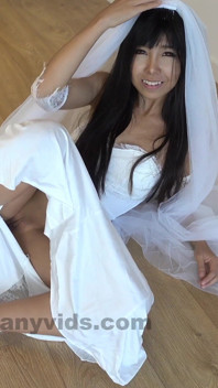 Vampire Bride Squirts All Over Face - 4K