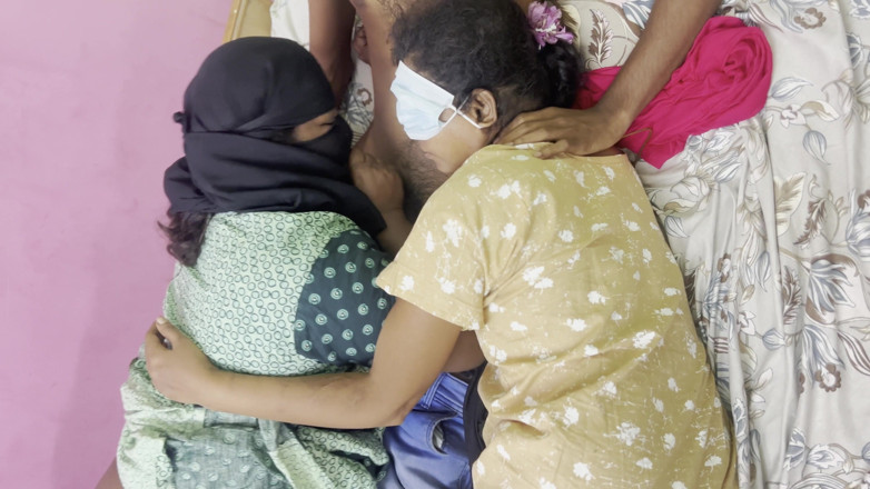 Benita sweety: Seks berempat berkumpulan di Parti Tahun Baru Chennai