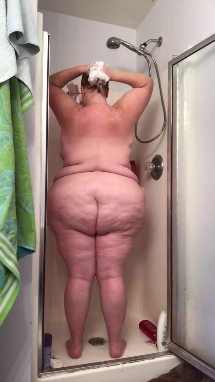 Julie Ginger: Shower Time with Julie Ginger
