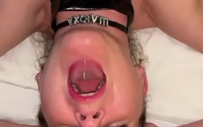 Xyligankaxxx: 已婚荡妇在酒店里被干