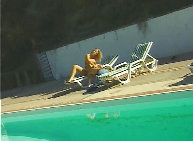 Lesbo Tube: Дивовижні блондинки і один вібратор