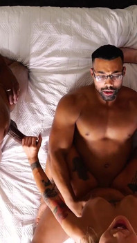 Doublevagina gruppensex-gangbang mit linda und freundin