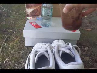 Jon Arteen: Brudne podeszwy z czekoladą i ketchupem w każdych trampkach Nike...
