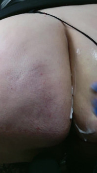 Menitis & membentangkan dubur pawg tebal saya merayu untuk lebih