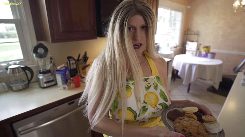 TabithaXXX: Stepson, let step mommy be your sweet snack