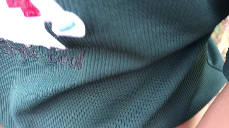 Raniki chut: 农村女孩紧致阴户户外性爱视频，美丽的乡村女孩紧致阴户第一次户外性爱