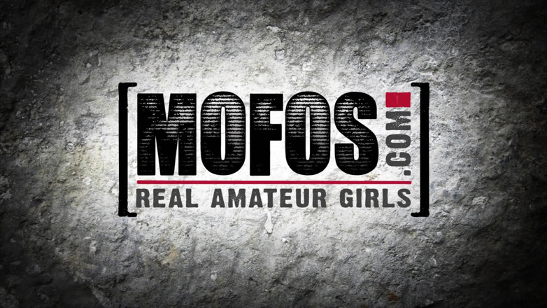 MOFOS: Mofos - brunetka Tricia nastolatka dostaje przydrożne leczenie orgii po Alexis...