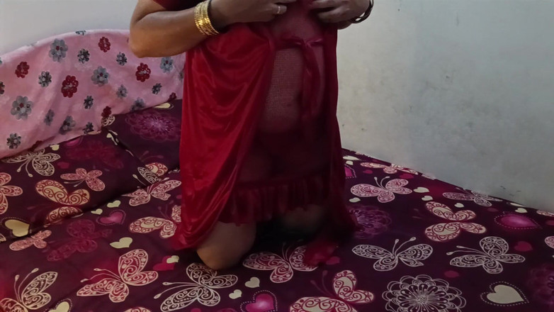 Muruga: 新的红色礼服阿姨与男朋友发生性关系