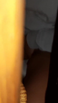 我发现我的继妹在马桶里自慰