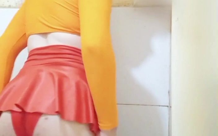 Carol videos shorts: Elle utilise sa culotte rouge