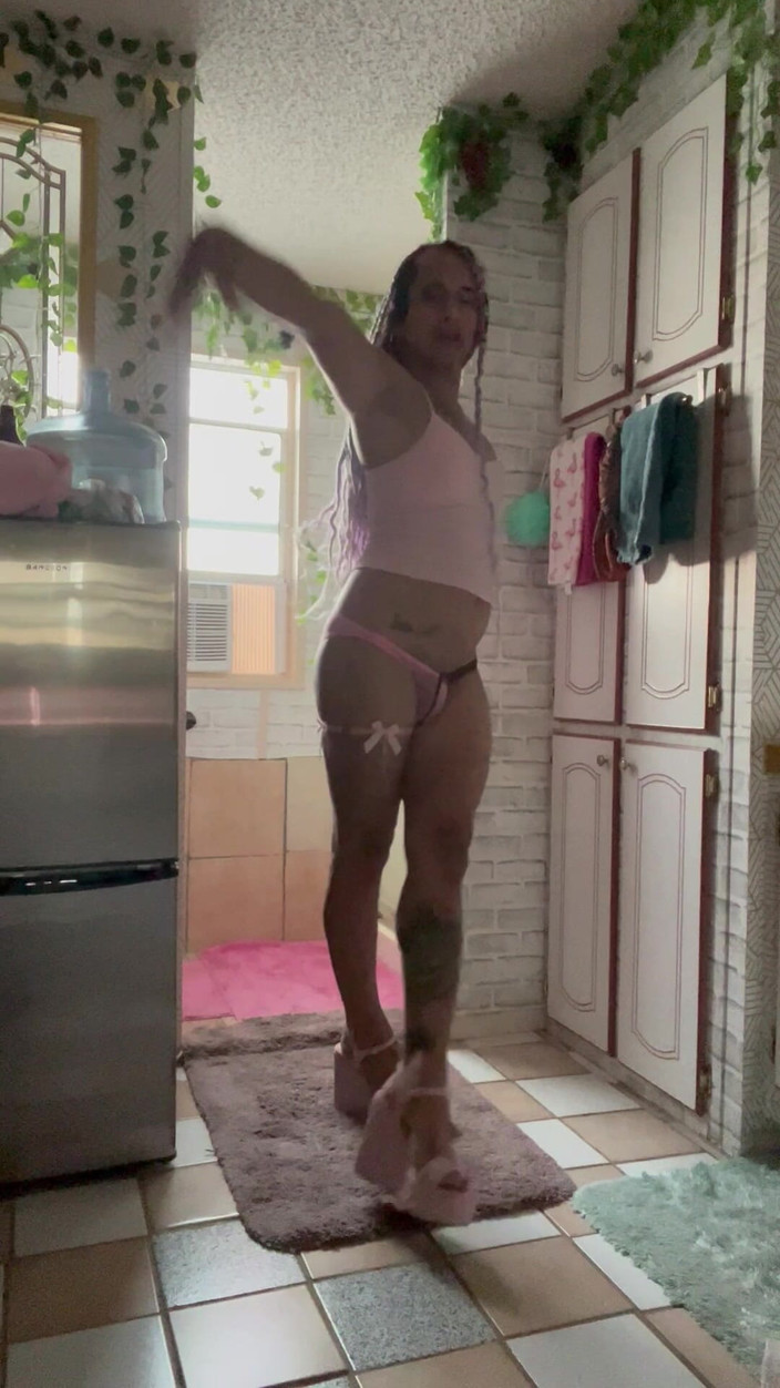 TSJade95: I Heart Boys Striptease