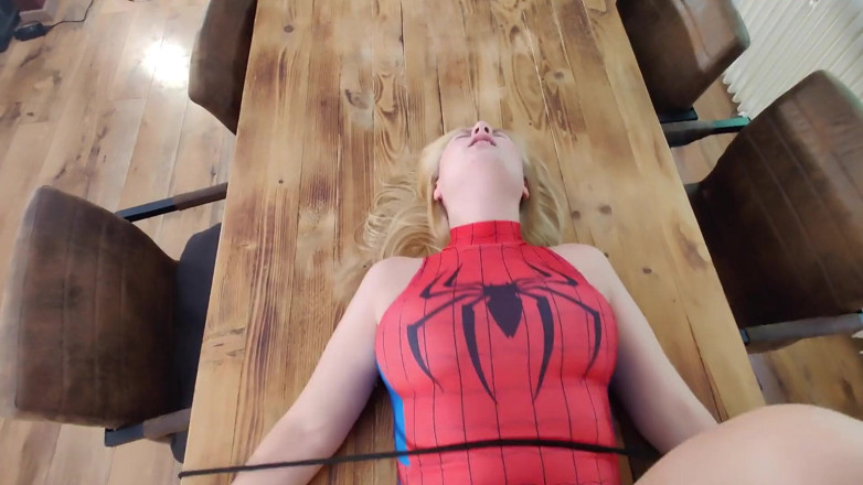 Maja Meer: Spider-Maja在网络上被抓住并被狠操！