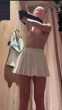 Cumming ciężko podczas pracy w szatni !! Mam nadzieję, że mnie nie przyłapano!