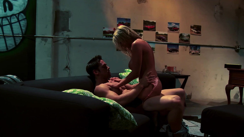 FapFlare: Memek sempit paige ashley si cewek mungil amatir dientot habis-habisan...
