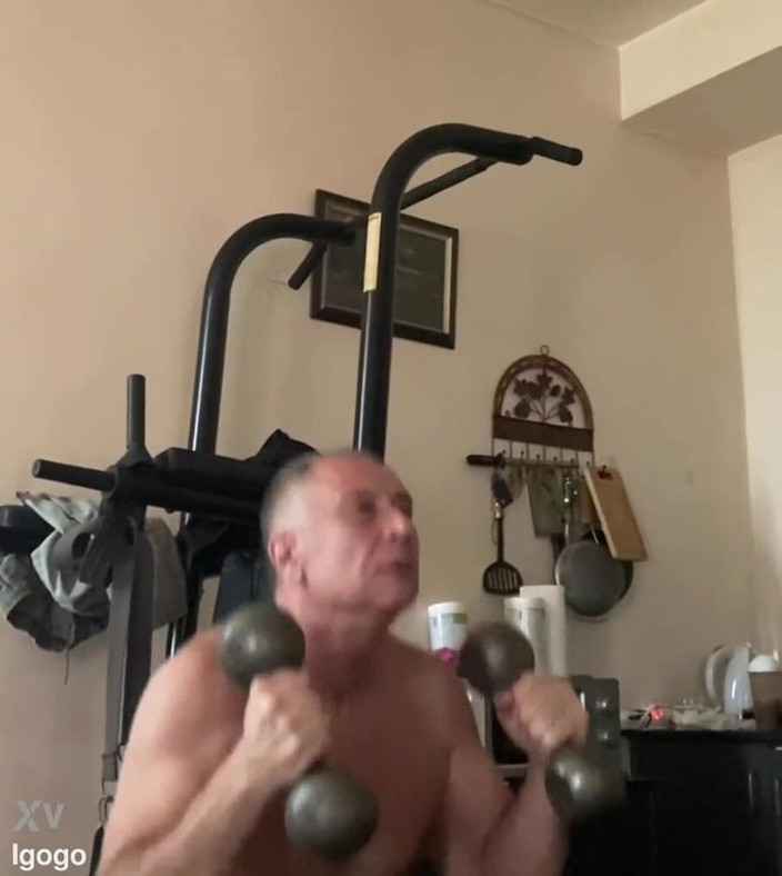 Alex Art: Czas na siłowni