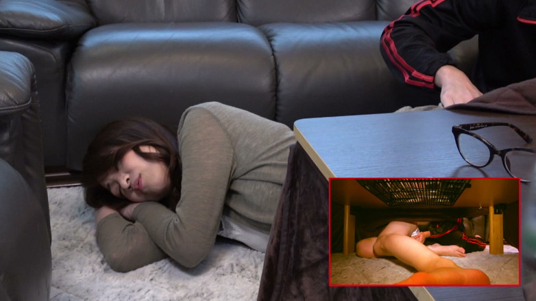 MBM3988: A173b09 Indulg in Mischief Inside the Kotatsu! As partes privadas...