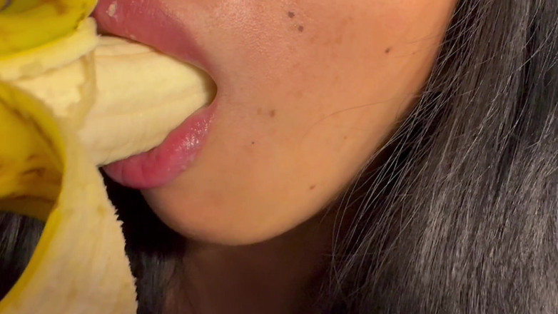 Asmr_mouth: Banana con garganta profunda
