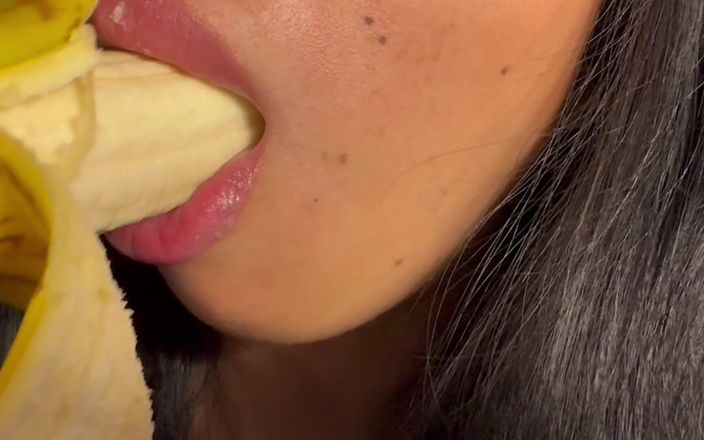 Asmr_mouth: Banane tief in den hals