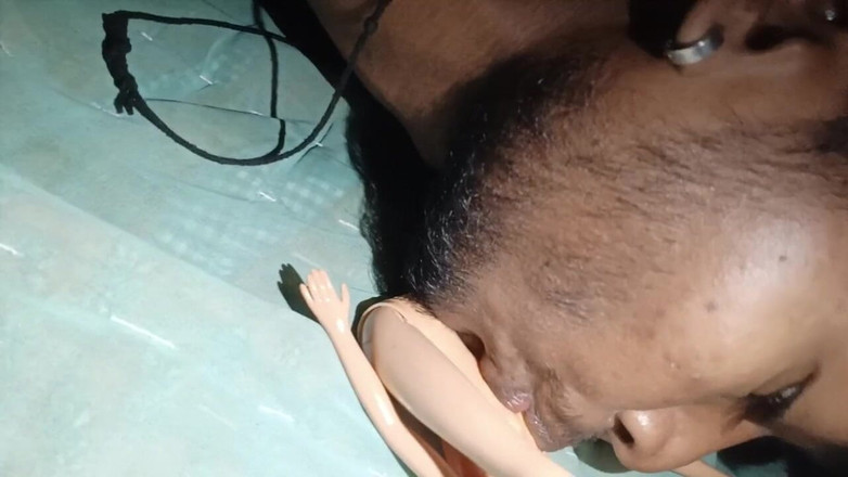 Arvind6355: 내 섹스 인형은 흠뻑 젖어 큰 키스