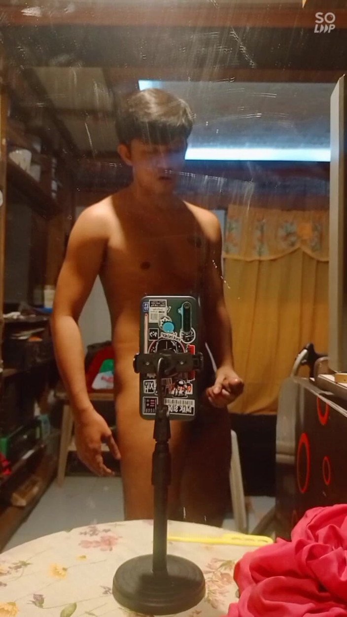 Rent A Gay Productions: Philippino Twink dostane Horney