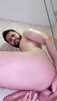 Mit meinem schwarzen dildo in der dusche spielen. Aber ich würde lieber einen großen schwarzen schwanz haben, der mich fickt