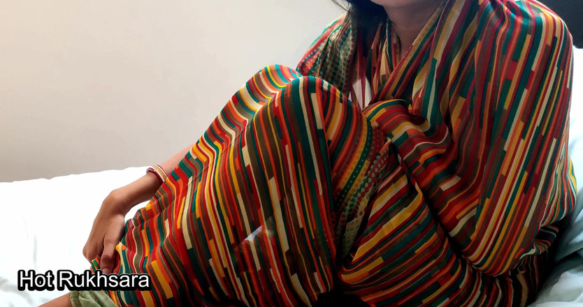 hot_rukhsara: Une étudiante enseigne à son prof - première expérience sexuelle avec audio en...