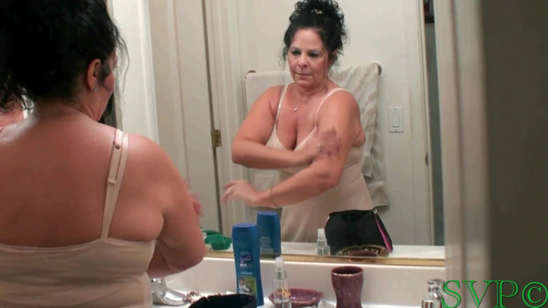 Nasty grannies: Babička mě přistihne, jak sleduje, jak dělá show