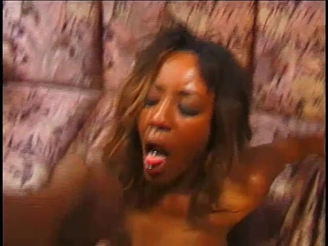 The Dark Side X: Zwart op zwarte neukpartij voor een schattig en wild zwart...