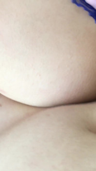 男が二人の美女を満足させるために全力を尽くす三人組