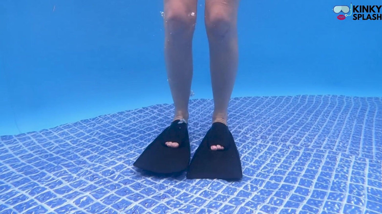 UKCuteGirl Lucy Lauren: Si masturba con l'attrezzatura per snorkeling - sborrata subacquea