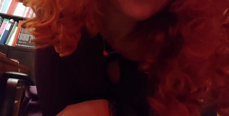 savannahamatoriale: Tu jefe sabe lo que te mereces: arrodillarse y tomar...