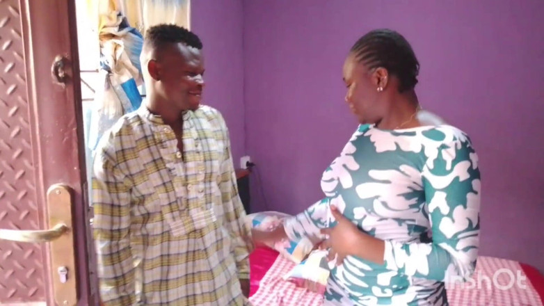 Sex naija 1: Ich traf sie in der bar, dann begannen wir zu...