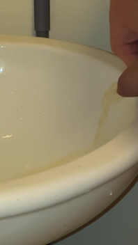 Peeing for Those That Like to Watch