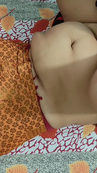 Desi devar bhabhi entfernte ihre jeweiligen privaten teilhaare und hatte sex zusammen