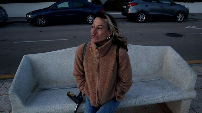 Magia Rosa: This Girl Invites Me to Her Van to Have Sex