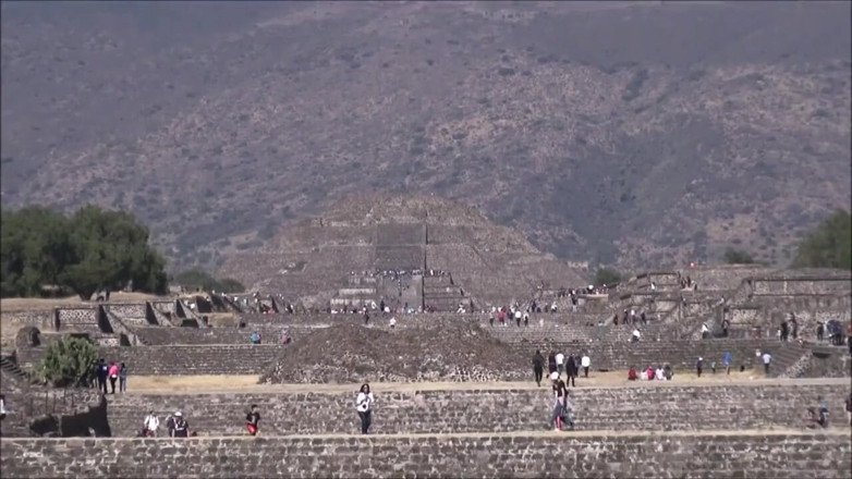 Helena Moeller: Mega follada al aire libre cerca de piramidas mexicanas