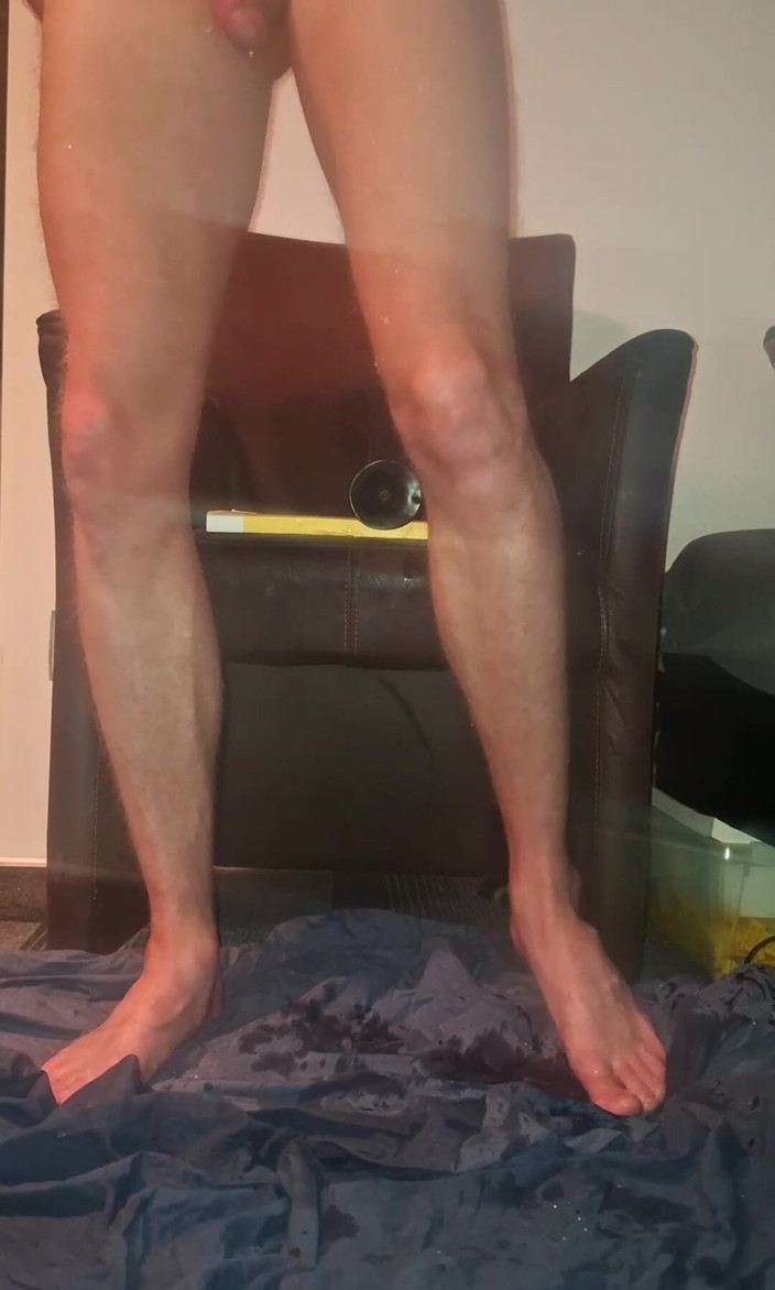 NoFace Twink X: Gay Twink Pissing Orgasm While Riding Dildo