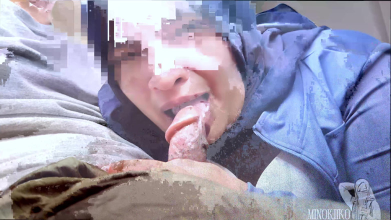 Minokiiko: Fată asiatică în voal hijab care face muie pentru a bea...