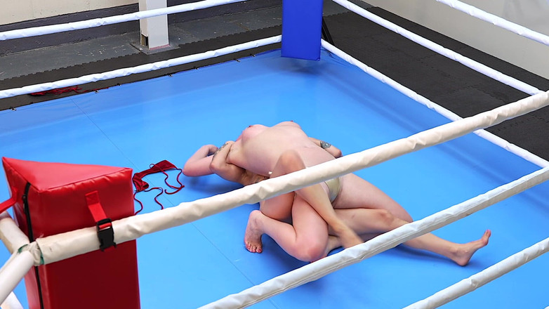 Red sign wrestling: Katt Noir V Alora Lux