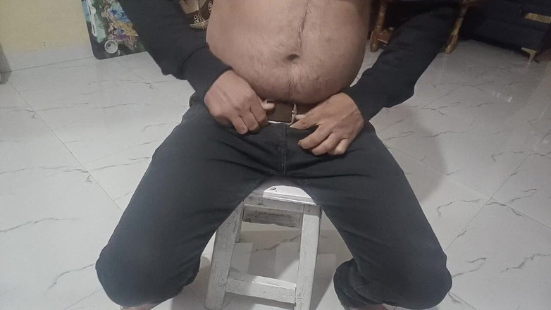 LovedSunsine1990: Sare Kapde Nikal Kar Maine Apne Saman Ka Jamkar Masaj...