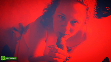 Lucky Luck XXX: Lucky girl Kween Bunny B - luz roja especial mamada en...