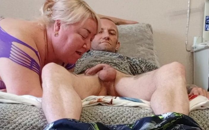 Zona901: La ragazza insaziabile vuole sempre il cazzo e la sborra...
